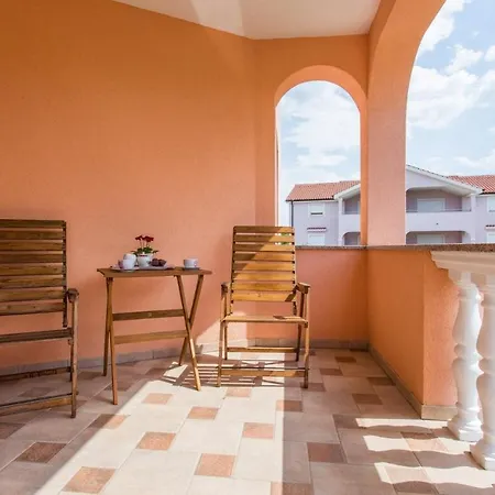 With Parking Space Silo, Krk - 19256 Lägenhet *